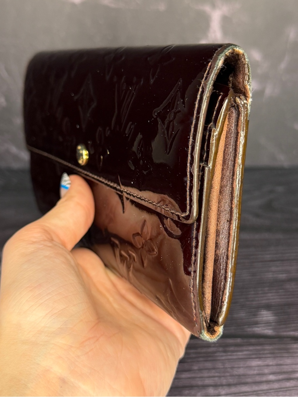 Louis Vuitton Amarante Vernis Sarah Wallet | LV Patent Leather | Full Inclusion - Picture 5 of 9